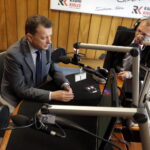 26.09.2016 Minister spraw wewnętrznych i administracji, Mariusz Błaszczak w studiu Radia Kielce / Jarosław Kubalski / Radio Kielce