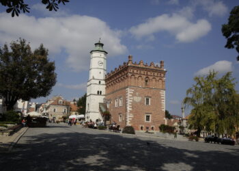 07.09.2016. Atrakcje Sandomierza. Ratusz na Rynku. Rynek. / Jarosław Kubalski / Radio Kielce