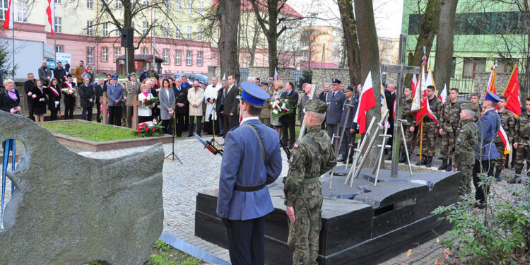 12.4.2015 Sandomierz. Uuroczystości patriotyczne z okazji 75. rocznicy wydarzeń katyńskich. / Grażyna Szlęzak-Wójcik / Radio Kielce