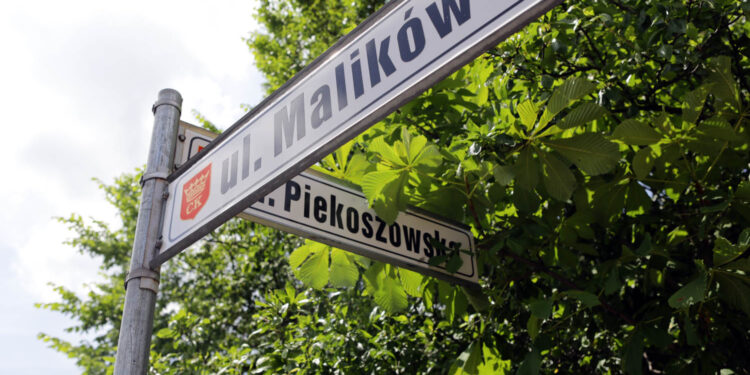 Będą utrudnienia na ważnym skrzyżowaniu w Kielcach - Radio Kielce 15.4.2016 Kielce. Skrzyżowanie ulic Piekoszowskiej i Malików. / Wojciech Habdas / Radio Kielce