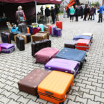 5.9.2016 Kielce. NOMADA to ósmy projekt artystyczny Fundacji „Nowa Przestrzeń Sztuki”. Wokół DOMU MODLITWY – żydowskiej bożnicy z początku XX wieku przeniesionej na Pakosz, przez cztery kolejne dni tworzył będzie rzeźbiarz i performer Paweł Althamer, oraz zaproszeni przez niego artyści. / Wojciech Habdas / Radio Kielce