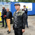 5.9.2016 Kielce. NOMADA to ósmy projekt artystyczny Fundacji „Nowa Przestrzeń Sztuki”. Wokół DOMU MODLITWY – żydowskiej bożnicy z początku XX wieku przeniesionej na Pakosz, przez cztery kolejne dni tworzył będzie rzeźbiarz i performer Paweł Althamer, oraz zaproszeni przez niego artyści. / Wojciech Habdas / Radio Kielce