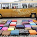 5.9.2016 Kielce. NOMADA to ósmy projekt artystyczny Fundacji „Nowa Przestrzeń Sztuki”. Wokół DOMU MODLITWY – żydowskiej bożnicy z początku XX wieku przeniesionej na Pakosz, przez cztery kolejne dni tworzył będzie rzeźbiarz i performer Paweł Althamer, oraz zaproszeni przez niego artyści. / Wojciech Habdas / Radio Kielce