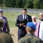 10.09.2016. Pogrzeb żołnierzy wyklętych Józefa Figarskiego ps. "Śmiały" i Czesława Spadło ps. "Mały" w Wąchocku / Wojciech Habdas / Radio Kielce