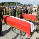 10.09.2016. Pogrzeb żołnierzy wyklętych Józefa Figarskiego ps. "Śmiały" i Czesława Spadło ps. "Mały" w Wąchocku / Wojciech Habdas / Radio Kielce