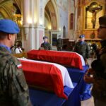 10.09.2016. Pogrzeb żołnierzy wyklętych Józefa Figarskiego ps. "Śmiały" i Czesława Spadło ps. "Mały" w Wąchocku / Wojciech Habdas / Radio Kielce