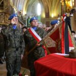 10.09.2016. Pogrzeb żołnierzy wyklętych Józefa Figarskiego ps. "Śmiały" i Czesława Spadło ps. "Mały" w Wąchocku / Wojciech Habdas / Radio Kielce