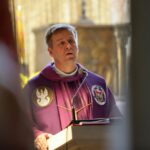 10.09.2016. Pogrzeb żołnierzy wyklętych Józefa Figarskiego ps. "Śmiały" i Czesława Spadło ps. "Mały" w Wąchocku / Wojciech Habdas / Radio Kielce