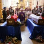 10.09.2016. Pogrzeb żołnierzy wyklętych Józefa Figarskiego ps. "Śmiały" i Czesława Spadło ps. "Mały" w Wąchocku / Wojciech Habdas / Radio Kielce