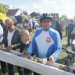 25.09.2016.  Święto odpustowe w Dębnie, połączone z tradycyjnym pieczeniem ziemniaków / Wojciech Habdas / Radio Kielce