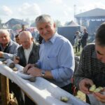 25.09.2016.  Święto odpustowe w Dębnie, połączone z tradycyjnym pieczeniem ziemniaków / Wojciech Habdas / Radio Kielce