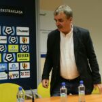 25.09.2016. Konferencja w sprawie sprzedaży Korony Kielce. Prezydent Kielc Wojciech Lubawski / Wojciech Habdas / Radio Kielce