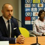 25.09.2016. Konferencja w sprawie sprzedaży Korony Kielce. Reprezentujący stronę senegalską Peter Kaluba / Wojciech Habdas / Radio Kielce