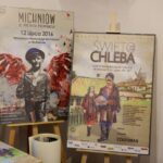 13.09.2016. Otwarcie wystawy plakatów ze zbiorów Muzeum Wsi Kieleckiej w Dworku Lasszczyków / Wojciech Habdas / Radio Kielce