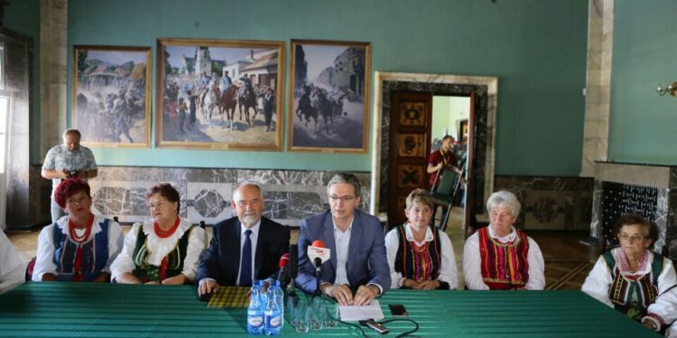 15.09.2016. Inicjatywy dla seniorów. Konferencja Urzędu Marszałkowskiego Województwa Świętokrzyskiego / Wojciech Habdas / Radio Kielce