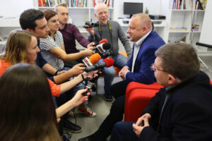 20.9.2016 Kielce. Trzymetrowa rzeźba Roberta Lewandowskiego w Instytucie Designu będzie zaprezentowana podczas VIII edycji targów Dni Druku 3D w Warszawie / Wojciech Habdas / Radio Kielce