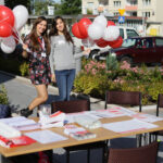 25.09.2016. Wolontariusze zachęcali do zarejestrowania się do bazy potencjalnych dawców szpiku / Wojciech Habdas / Radio Kielce