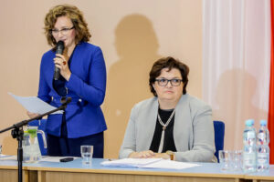 28.9.2016 Kielce. Spotkanie wiceminister Elżbiety Bojanowskiej z Ministerstwa Rodziny, Pracy i Polityki Społecznej ze służbami wojewodów i przedstawicielami PCPR. / Wojciech Habdas / Radio Kielce