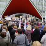 Nauczycielski protest przed Urzędem Wojewódzkim (10 października 2016 r.) / Wojciech Habdas / Radio Kielce