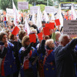 Nauczycielski protest przed Urzędem Wojewódzkim (10 października 2016 r.) / Wojciech Habdas / Radio Kielce