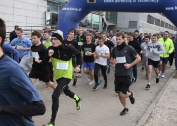 Kielce. Inauguracja sportowego roku akademickiego na Politechnice Świętokrzyskiej (25 października 2016 r.) / Maciej Makuła / Radio Kielce