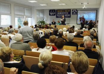 Inauguracja roku akademickiego Uniwersytetu Trzeciego Wieku (3 października 2016) / Kalina Łabuz-Bębas / Radio Kielce