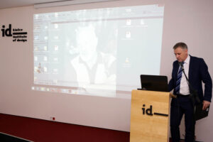 Konferencja na temat budowy ławeczki Kapuścińskiego (6 października 2016) / Wojciech Habdas / Radio Kielce