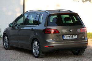 22.10.2016. Volkswagen Golf Sportsvan / Robert Felczak / Radio Kielce