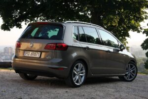 22.10.2016. Volkswagen Golf Sportsvan / Robert Felczak / Radio Kielce