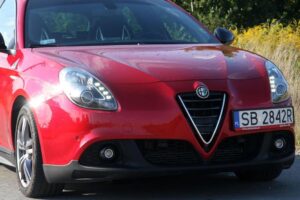 28.10.2016 Auto-Formuła. Alfa Romeo Giulietta w wersji Quadrifoglio Verde / Robert Felczak / Radio Kielce