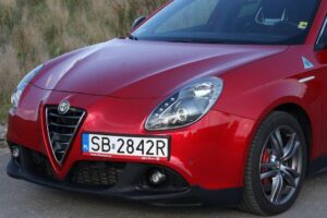 28.10.2016 Auto-Formuła. Alfa Romeo Giulietta w wersji Quadrifoglio Verde / Robert Felczak / Radio Kielce