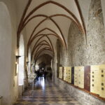 Święty Krzyż. Klasztor. Krużganki. / Jarosław Kubalski / Radio Kielce