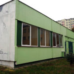 19.10.2016 Starachowice. Mieszkańcy narzekają na uciążliwe towarzystwo osób bezdomnych, nocujących w klatkach schodowych. / Grzegorz Jamka / Radio Kielce