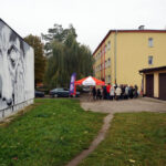 19.10.2016 Starachowice. Mieszkańcy narzekają na uciążliwe towarzystwo osób bezdomnych, nocujących w klatkach schodowych. / Grzegorz Jamka / Radio Kielce