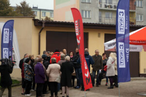 19.10.2016 Starachowice. Mieszkańcy narzekają na uciążliwe towarzystwo osób bezdomnych, nocujących w klatkach schodowych. / Grzegorz Jamka / Radio Kielce