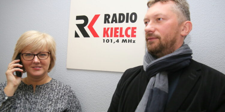 24.10.2016. Barbara Milik i Zbigniew Brzeziński z Miejskiego Urzędu Pracy / Kamil Król / Radio Kielce