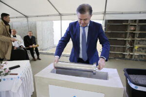 07.10.2016 Bilcza wmurowanie kamienia węgielnego pod firmę DAFI PRO S.A. / Jarosław Kubalski / Radio Kielce