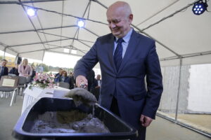 07.10.2016 Bilcza wmurowanie kamienia węgielnego pod firmę DAFI PRO S.A. / Jarosław Kubalski / Radio Kielce