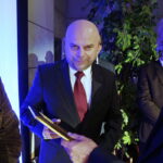 07.10.2016 Kielce Gala na 80 lecie Automobilklubu Kieleckiego. Nagrodę dla Radia Kielce odebrał red. Rafał Szymczyk. / Jarosław Kubalski / Radio Kielce