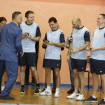 08.10.2016 Daleszyce. Mecz siatkówki Świętokrzyskie VIP-y vs. Rodzice Zastępczy w ramach akcji wojewody „Potrzebuję rodziców od zaraz”. / Jarosław Kubalski / Radio Kielce