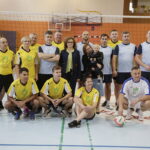 08.10.2016 Daleszyce. Mecz siatkówki Świętokrzyskie VIP-y vs. Rodzice Zastępczy w ramach akcji wojewody „Potrzebuję rodziców od zaraz”. / Jarosław Kubalski / Radio Kielce