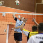 08.10.2016 Daleszyce. Mecz siatkówki Świętokrzyskie VIP-y vs. Rodzice Zastępczy w ramach akcji wojewody „Potrzebuję rodziców od zaraz”. / Jarosław Kubalski / Radio Kielce