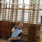 08.10.2016 Daleszyce. Mecz siatkówki Świętokrzyskie VIP-y vs. Rodzice Zastępczy w ramach akcji wojewody „Potrzebuję rodziców od zaraz”. / Jarosław Kubalski / Radio Kielce