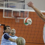 08.10.2016 Daleszyce. Mecz siatkówki Świętokrzyskie VIP-y vs. Rodzice Zastępczy w ramach akcji wojewody „Potrzebuję rodziców od zaraz”. / Jarosław Kubalski / Radio Kielce