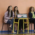 08.10.2016 Daleszyce. Mecz siatkówki Świętokrzyskie VIP-y vs. Rodzice Zastępczy w ramach akcji wojewody „Potrzebuję rodziców od zaraz”. / Jarosław Kubalski / Radio Kielce