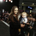 08.10.2016 Kielce. Wieczór Modnych Filantropów. Pokaz mody i licytacje w Galerii Korona. / Jarosław Kubalski / Radio Kielce