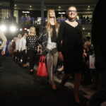 08.10.2016 Kielce. Wieczór Modnych Filantropów. Pokaz mody i licytacje w Galerii Korona. / Jarosław Kubalski / Radio Kielce