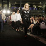 08.10.2016 Kielce. Wieczór Modnych Filantropów. Pokaz mody i licytacje w Galerii Korona. / Jarosław Kubalski / Radio Kielce