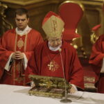 19.10.2016 Kielce. Uroczystości w 32 rocznice męczeńskiej śmierci ks. Jerzego Popiełuszki. Mszę odprawił biskup Kazimierz Ryczan. / Jarosław Kubalski / Radio Kielce