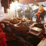 21.10.2016 Kielce. Jarmark na ulicy Sienkiewicza. / Jarosław Kubalski / Radio Kielce